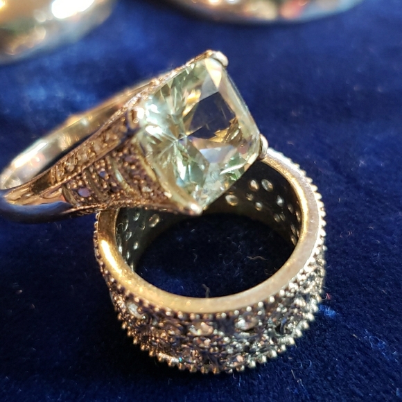 Meet your Posher, Sasha - Picture 1 of 1